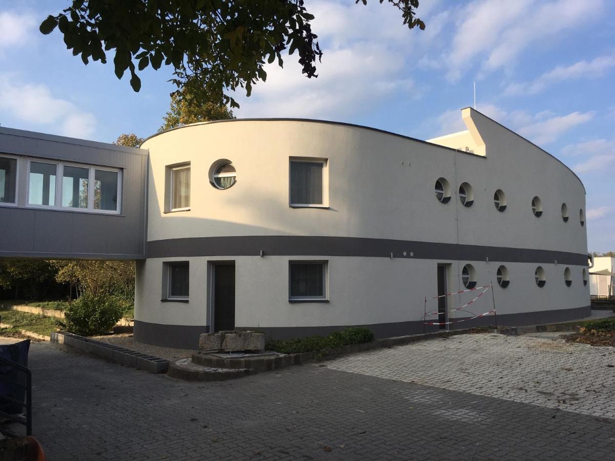 Hotel Nautilus Étterem és Panzió Dabas Esterno foto