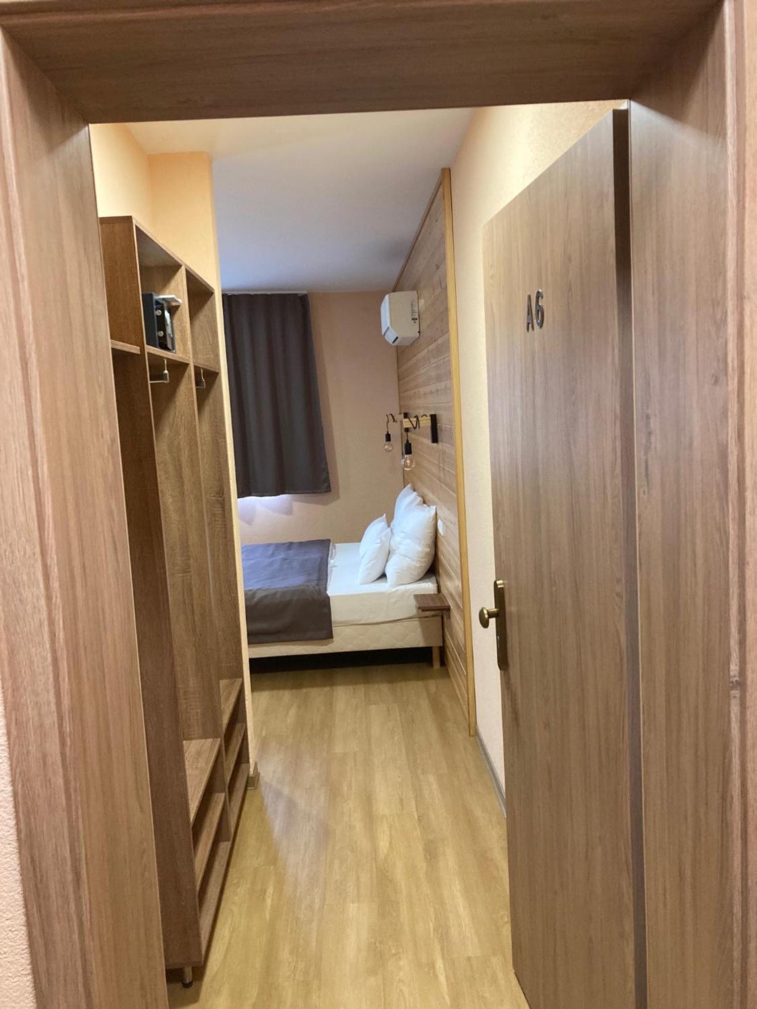Hotel Nautilus Étterem és Panzió Dabas Esterno foto