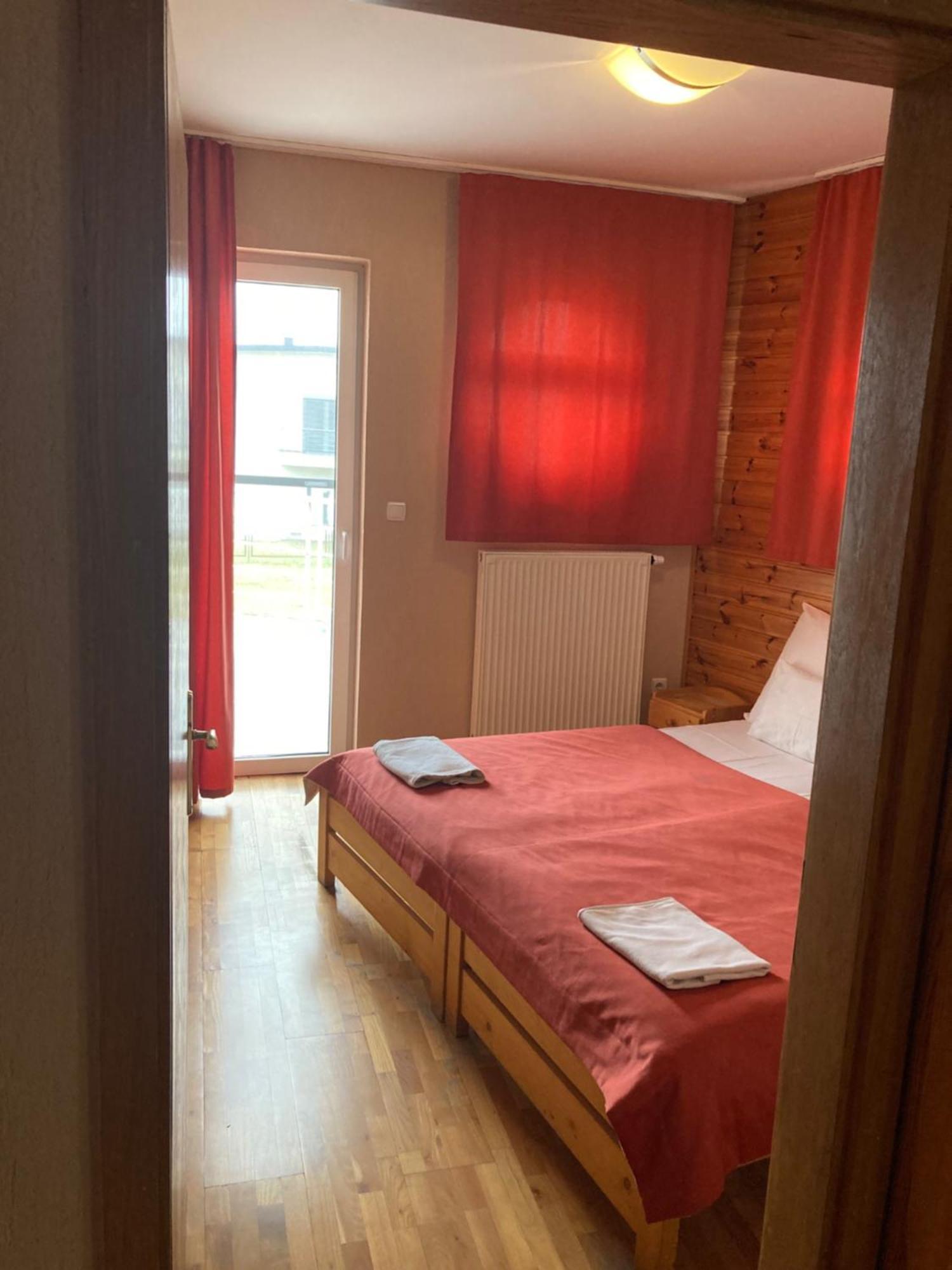 Hotel Nautilus Étterem és Panzió Dabas Esterno foto