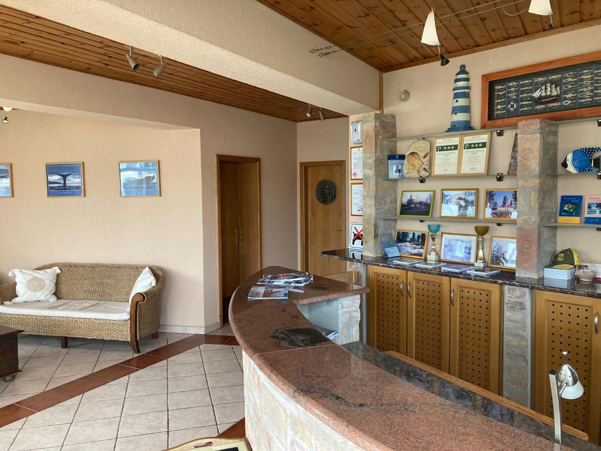Hotel Nautilus Étterem és Panzió Dabas Esterno foto